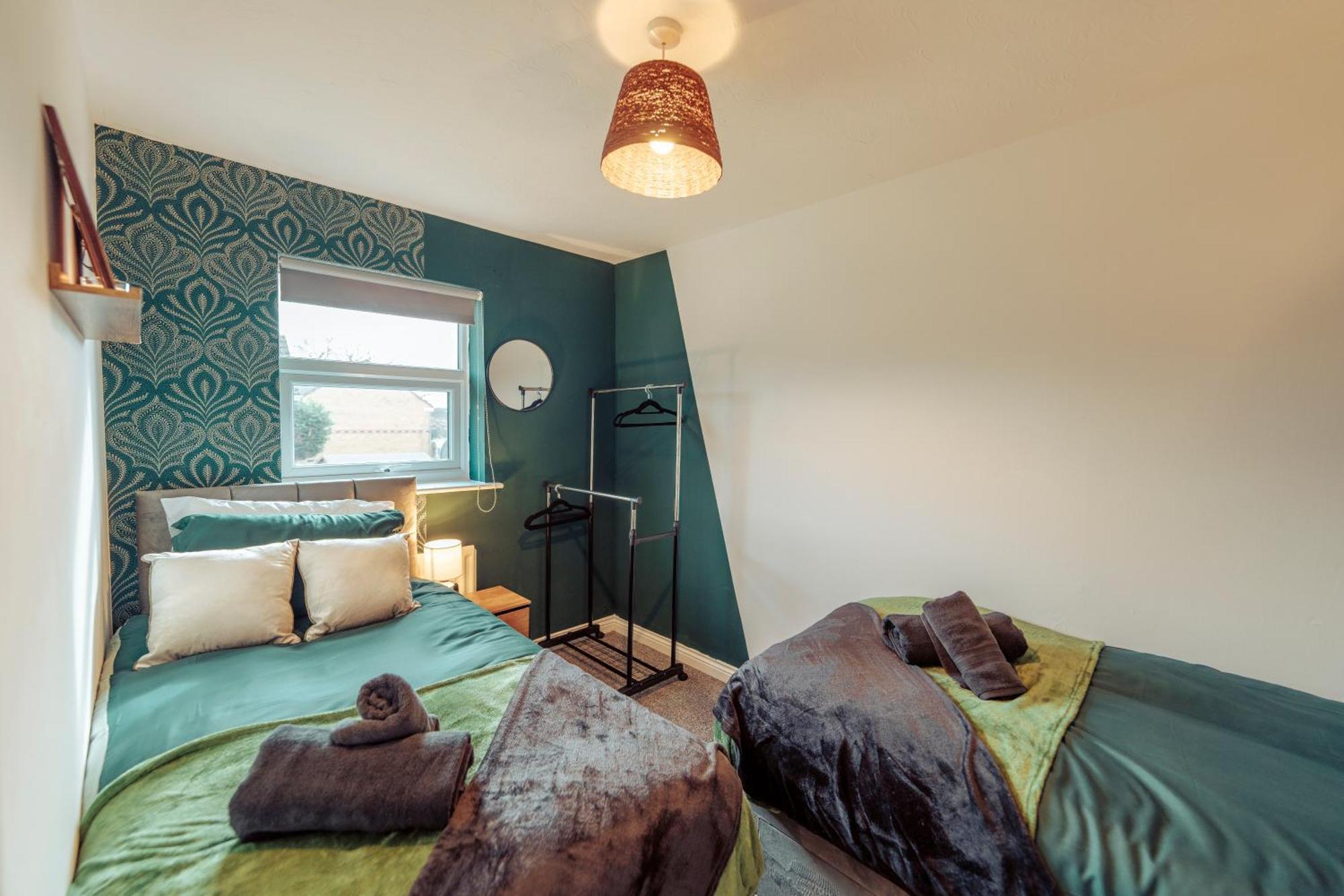 2 Bedroom Peaceful Home, Colchester Mile End Екстериор снимка