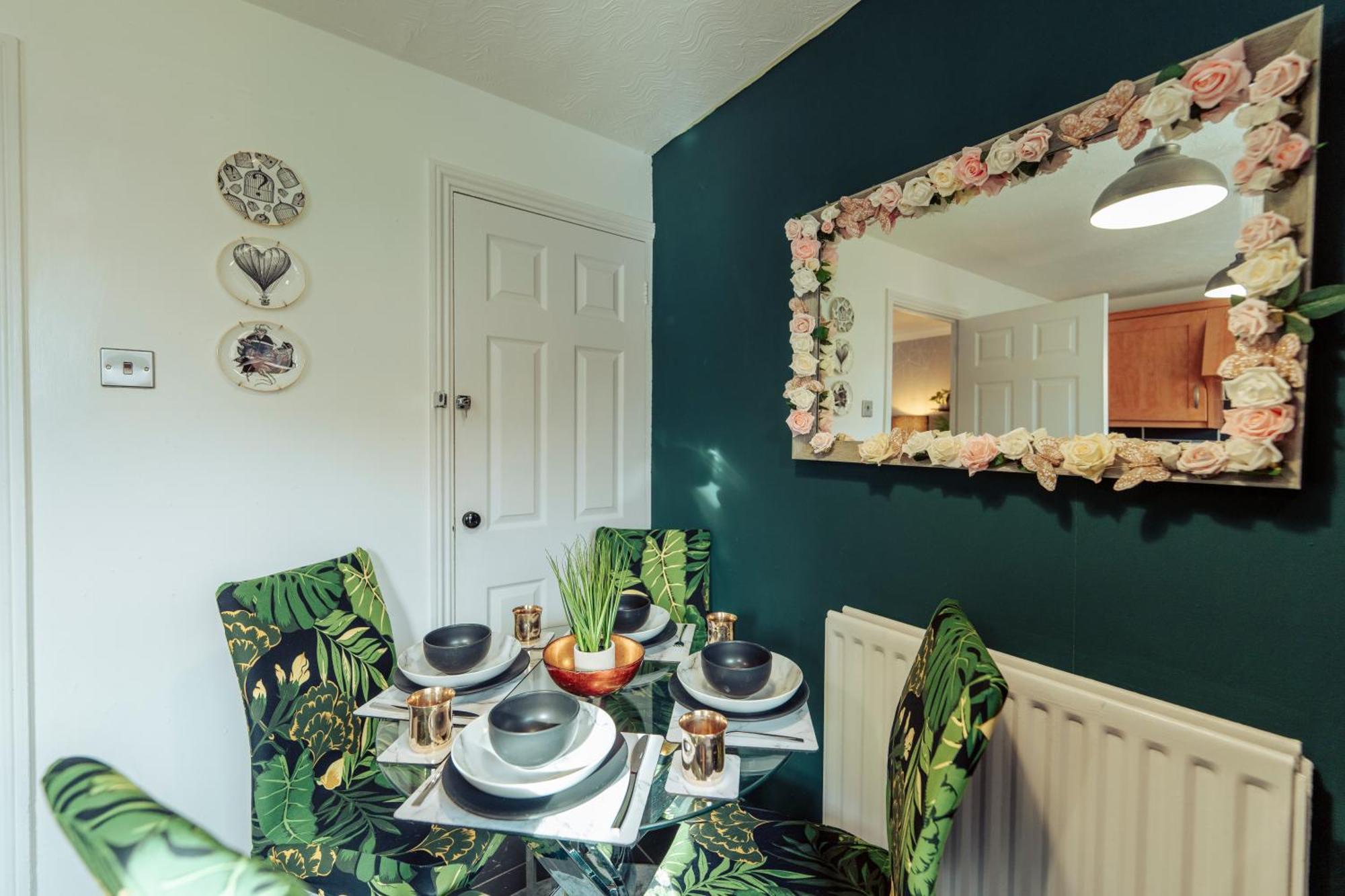 2 Bedroom Peaceful Home, Colchester Mile End Екстериор снимка